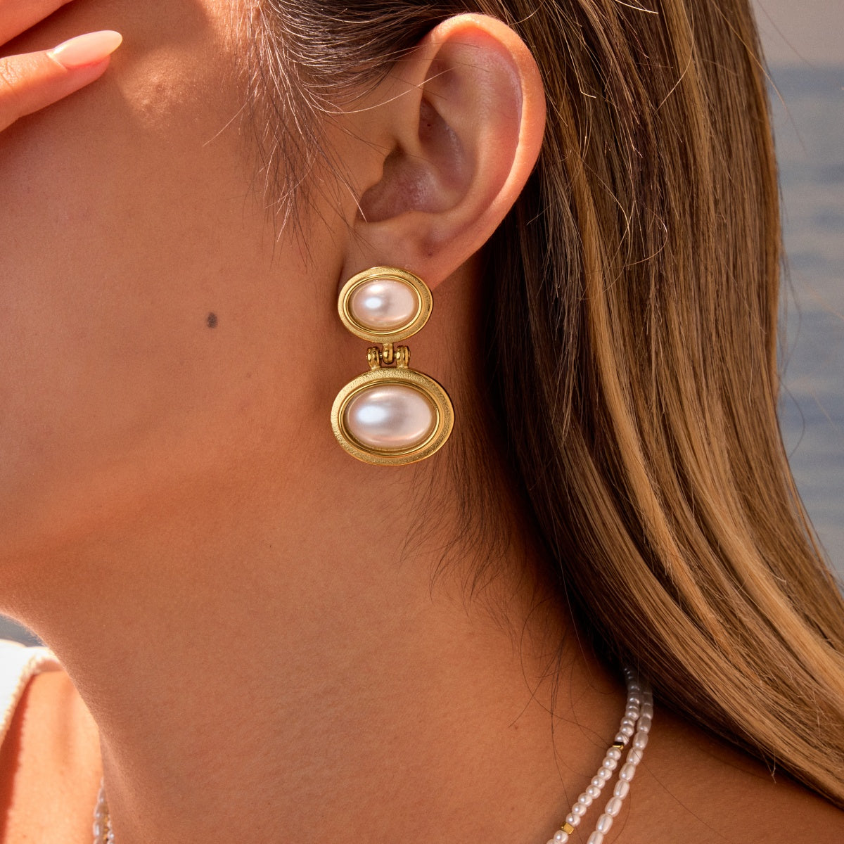 Oval Pearl Earrings