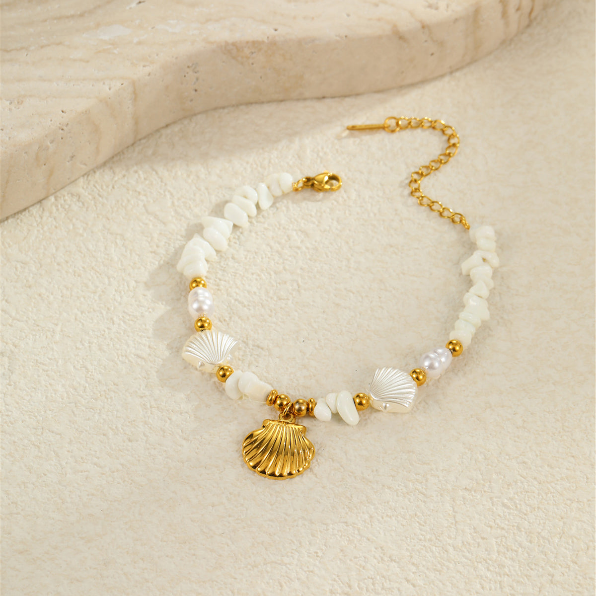 Golden Seashell Charm Beaded Bracelet